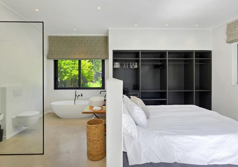 4 Bedroom Property for Sale in Zwaanswyk Western Cape